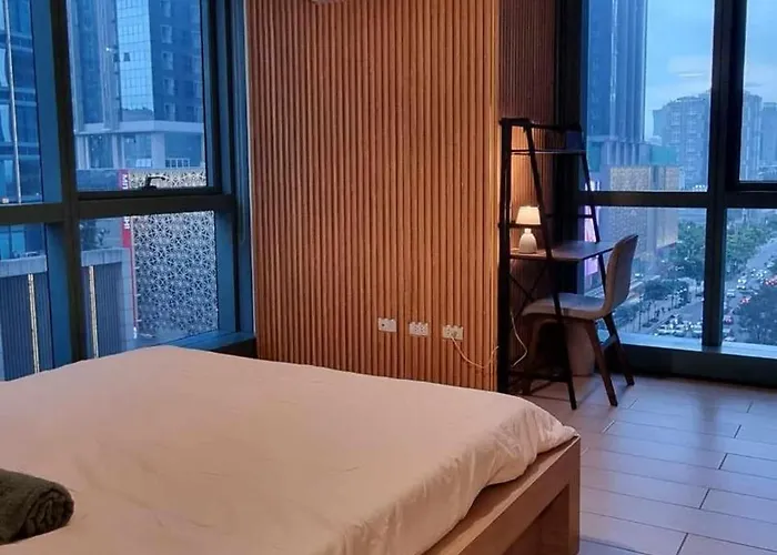 Apartment Elegant Modern 2-br Bgc Near Malls & Cafes *