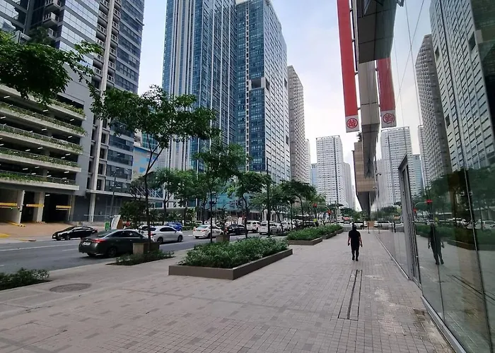 Apartment Elegant Modern 2-br Bgc Near Malls & Cafes *